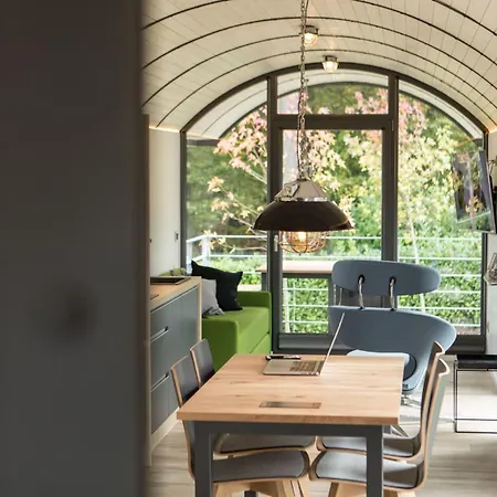 Lokomotel-waggon, Luxus Im Eisenbahnwaggon 3*